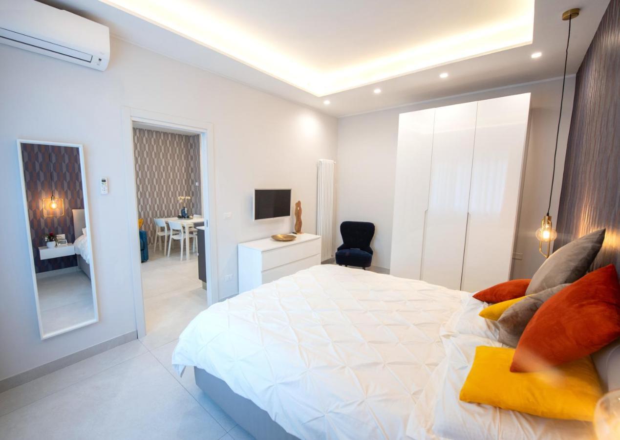 Napoli City Center - Appartamenti E Camere Экстерьер фото