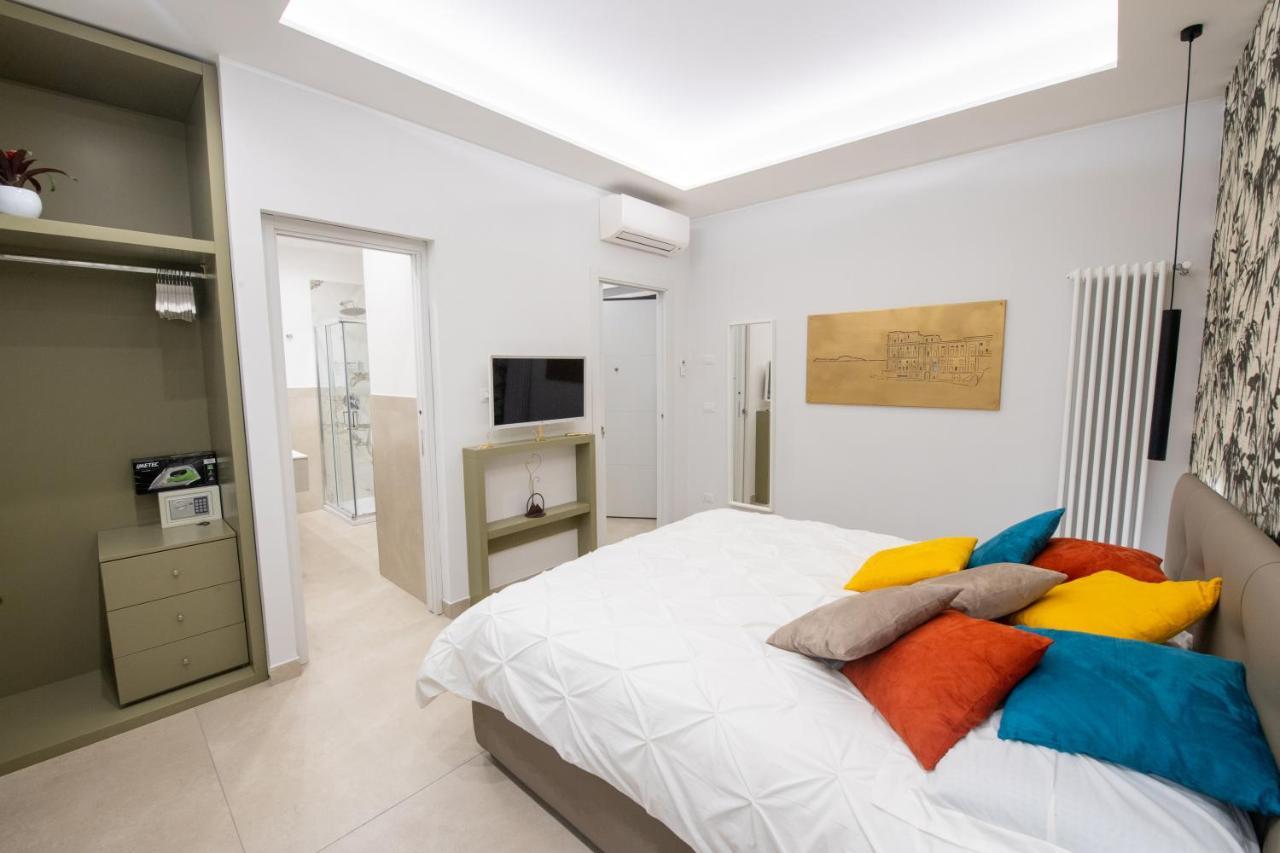 Napoli City Center - Appartamenti E Camere Экстерьер фото