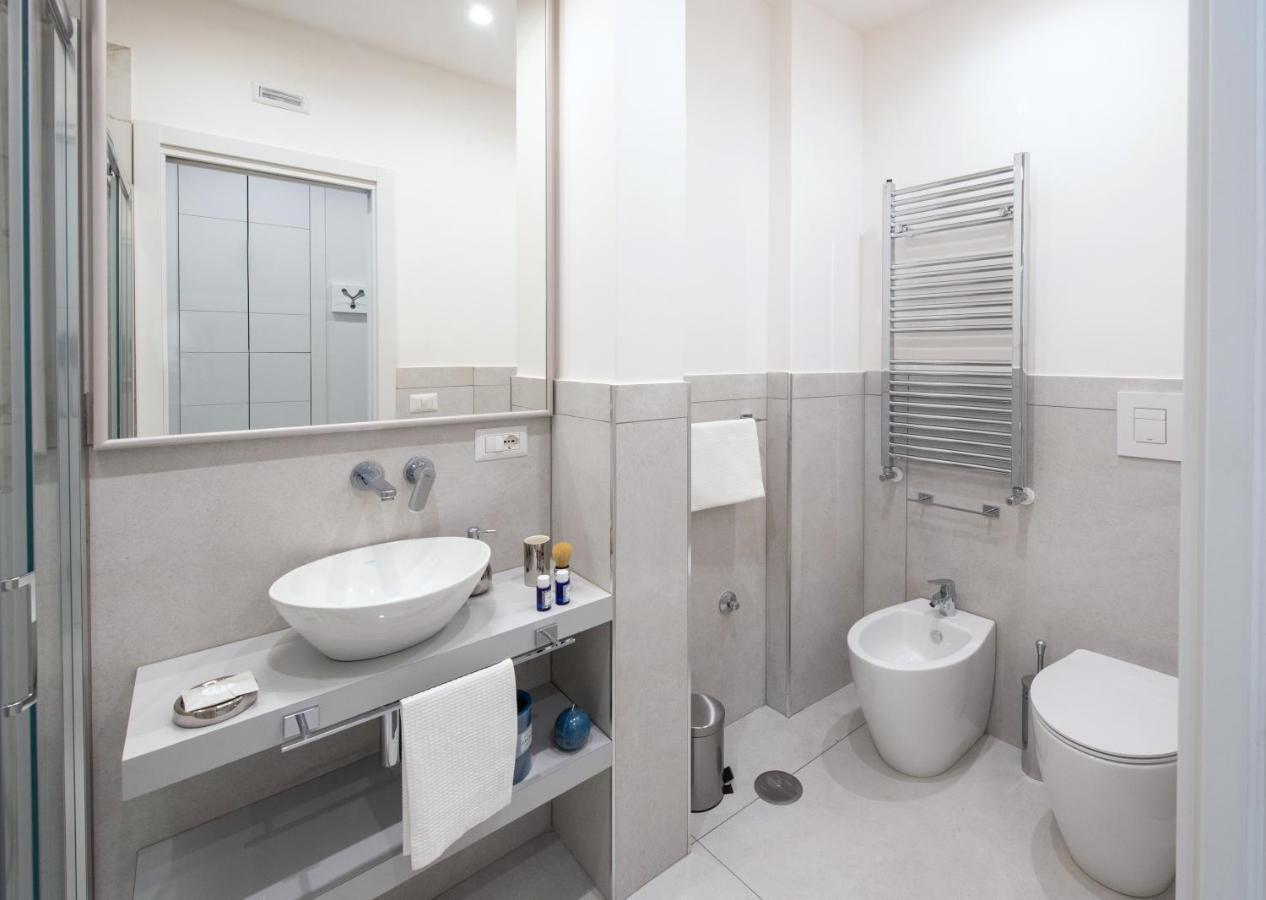 Napoli City Center - Appartamenti E Camere Экстерьер фото