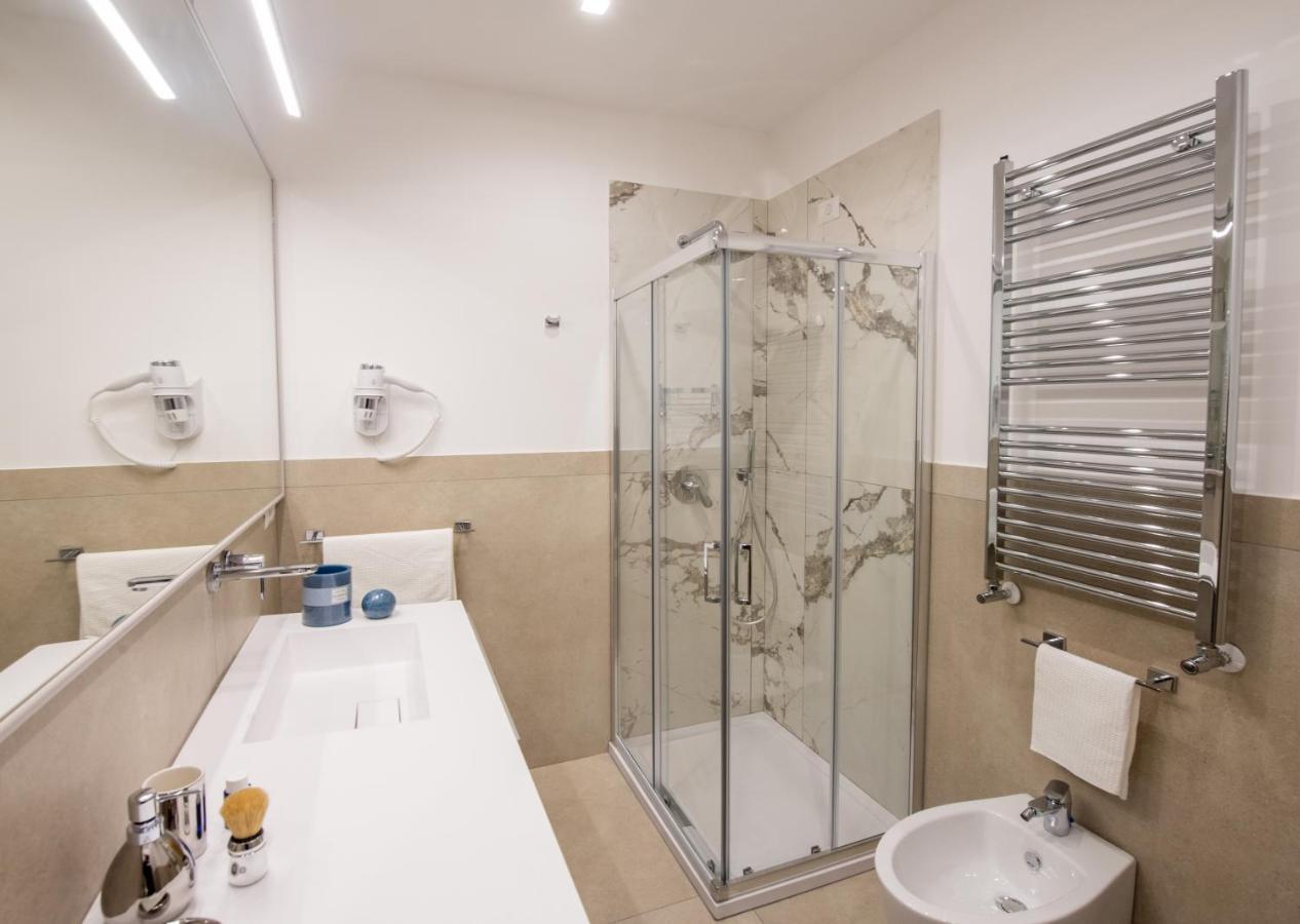 Napoli City Center - Appartamenti E Camere Экстерьер фото
