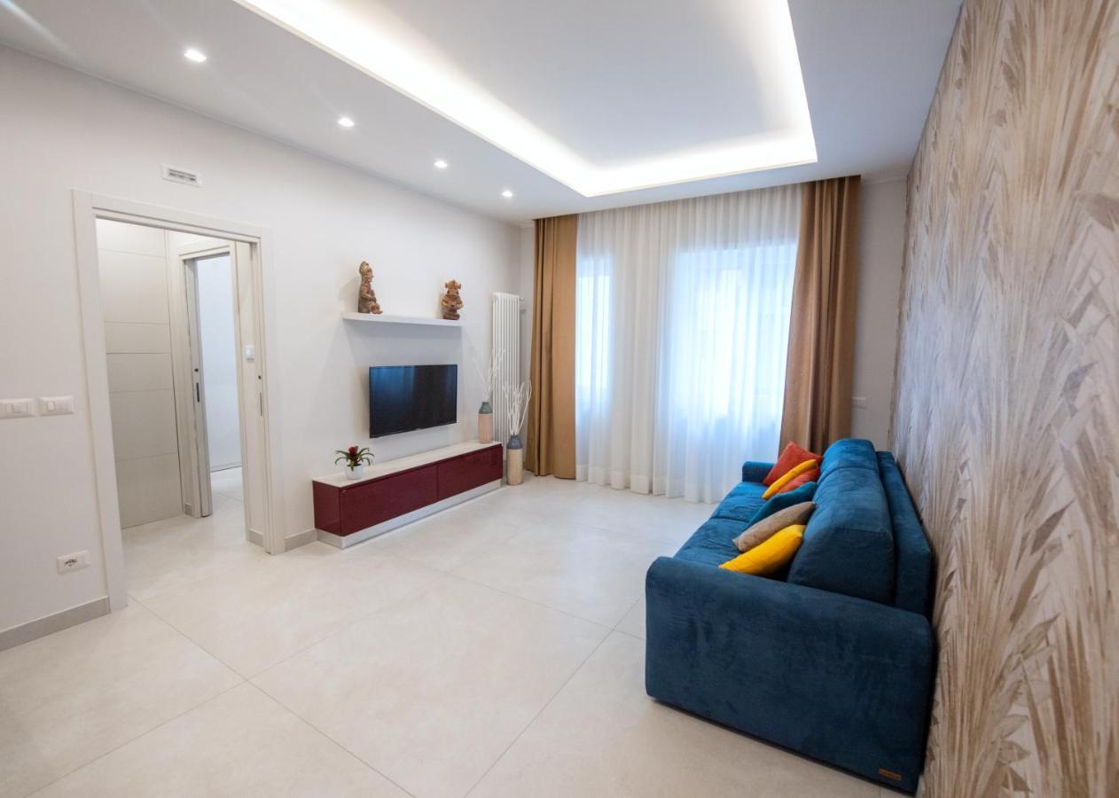 Napoli City Center - Appartamenti E Camere Экстерьер фото